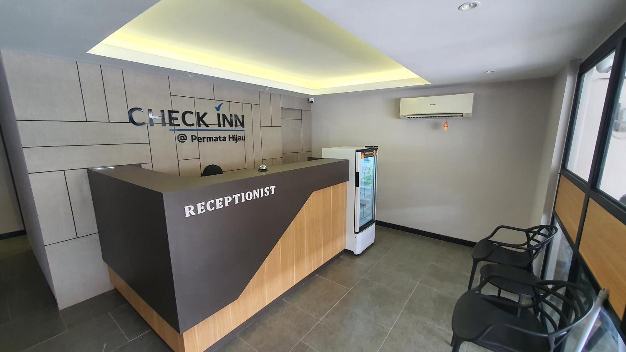 Check Inn Permata Hijau Semarang Exterior photo